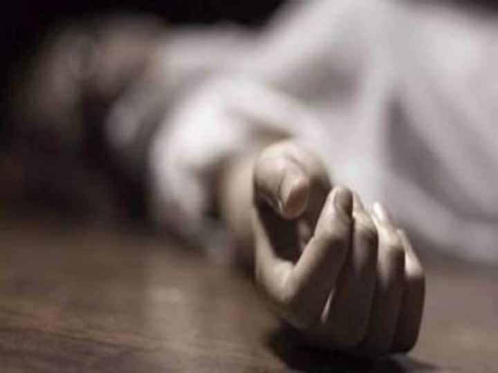 Jadcharla Degree Student Suicide Case: 2 arrested in student suicide in Mahabubnagar District Degree Student Suicide: డిగ్రీ విద్యార్థిని ఆత్మహత్య కేసులో లెక్చరర్ సహా మరో విద్యార్థినికి రిమాండ్