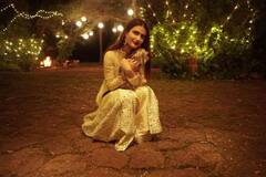 Diwali 2022 : ਦੀਵਾਲੀ 'ਤੇ ਗੋਲਡਨ ਅਨਾਰਕਲੀ ਸੂਟ ਪਹਿਨ ਜਗਮਗਾਤੀ ਦਿਖੀ 'ਦੰਗਲ ਗਰਲ' ਫਾਤਿਮਾ ਸਨਾ ਸ਼ੇਖ, ਵੇਖੋ ਤਸਵੀਰਾਂ