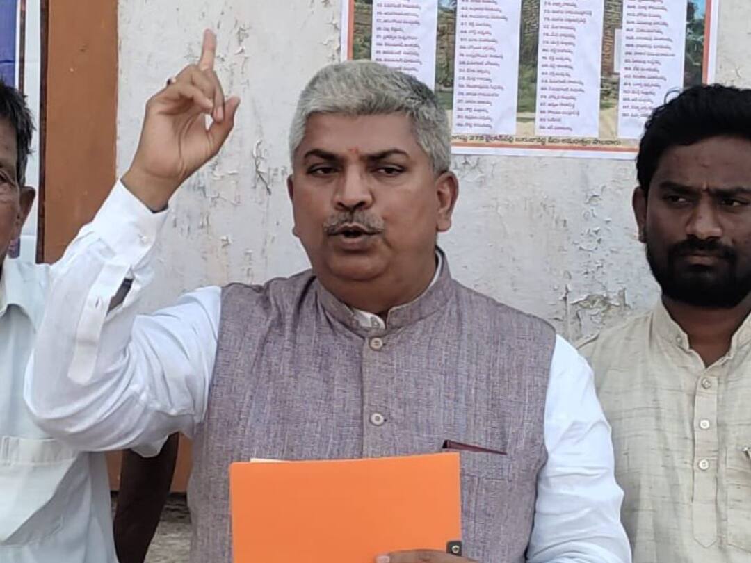 Former MP Rapolu Ananda Bhaskar Rapolu resigns from BJP, Ready Join TRS Rapolu Quits BJP: బీజేపీకి మాజీ ఎంపీ రాపోలు రాజీనామా, జేపీ నడ్డాకు లేఖలో కీలకాంశాల ప్రస్తావన