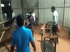 திண்டுக்கல்: அரசு அனுமதியின்றி செயல்பட்ட பாரில் அடிதடி.. வேடிக்கை பார்த்த போலீஸ்...! 