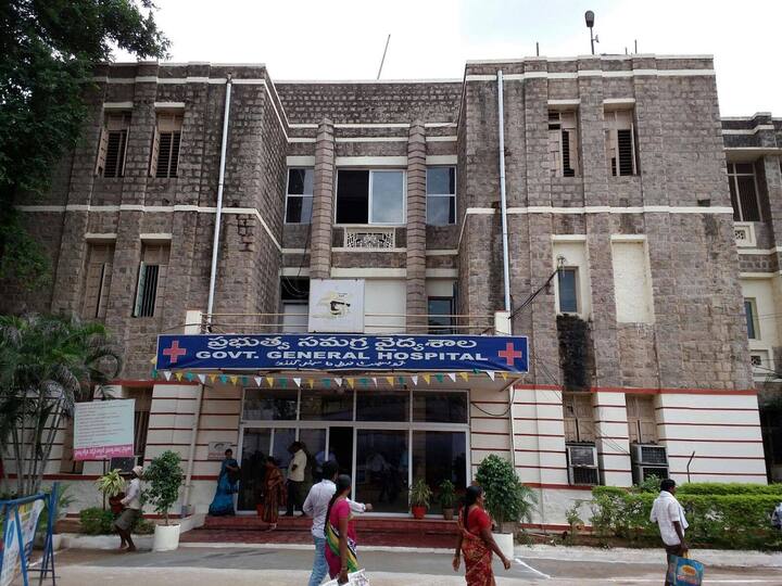 Guntur Collector Venugopal Reddy Visited Government Hospital జీజీహెచ్‌లో ఆకస్మిక తనిఖీలు- కిడ్నాప్ కేసుల ఎఫెక్ట్‌తో చర్యలు
