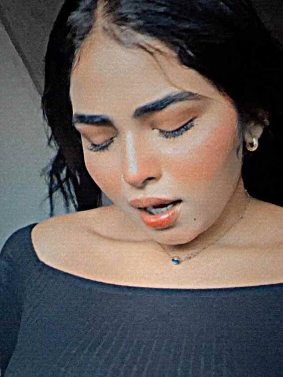 सबा खान की नशीली निगाहों के लाखों हैं चाहने वाले