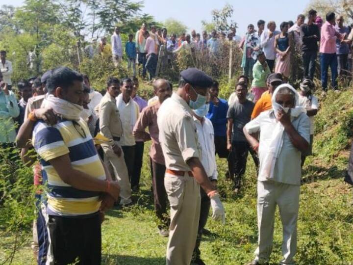 Durg Murder Case: दुर्ग में बच्चे के हत्यारों का नहीं मिला कोई सुराग, नाराज मंत्री ने पुलिस को लगाई फटकार Durg Murder Case Minister Tamradhwaj Sahu instructions to police officials in Durg ANN Durg Murder Case: दुर्ग में बच्चे के हत्यारों का नहीं मिला कोई सुराग, नाराज मंत्री ने पुलिस को लगाई फटकार