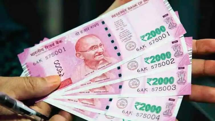 PIB Fact Check: From 1st January Rs 1000 notes to be launch and Rs 2000 notes to roll back PIB Fact Check: 1 જાન્યુઆરીથી ફરી શરૂ થશે રૂ. 1000ની નોટ અને બંધ થઈ જશે રૂ. 2000ની નોટ ? જાણો મોદી સરકારે શું કરી સ્પષ્ટતા