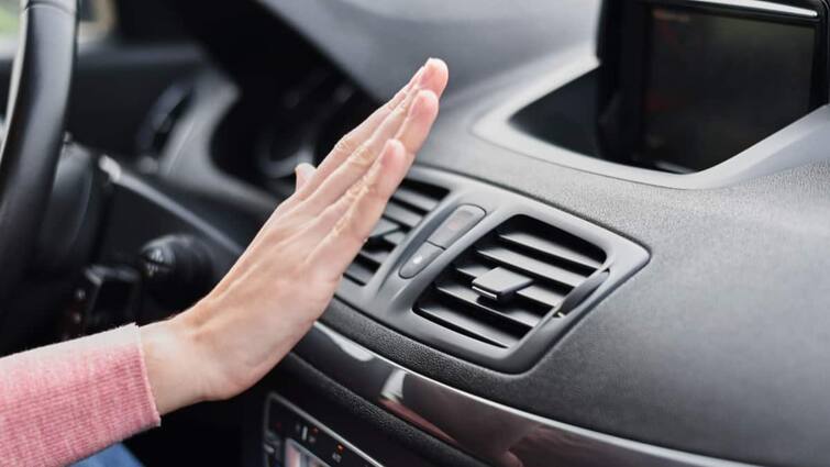 Car Tips: Car heater can become the enemy of your life, do not do this work ਕੜਾਕੇ ਦੀ ਠੰਢ 'ਚ ਕੀ ਤੁਸੀਂ ਵੀ ਚਲਾਉਂਦੇ ਹੋ ਕਾਰ 'ਚ ਹੀਟਰ, ਬਣ ਸਕਦਾ ਤੁਹਾਡੀ ਜਾਨ ਦਾ ਦੁਸ਼ਮਣ, ਨਾ ਕਰੋ ਇਹ ਕੰਮ