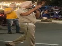 WATCH: Chandigarh Cop Spreads 'No Parking' Message By Singing Daler Mehndi Inspired Song