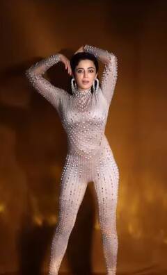 In Pics: नेहा पेंडसेचं किलर रुप, मण्यांचा ड्रेस घालून फोटोशूट, चाहत्यांच्या भन्नाट प्रतिक्रिया