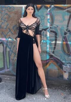 Pooja Batra B’day: ਫਿਲਮਾਂ ਤੋਂ ਦੂਰ ਹੈ ਪੂਜਾ ਬੱਤਰਾ, ਪਰ ਕਮਾਈ ਨਹੀਂ ਹੈ ਘੱਟ, ਜਾਣੋ Lavish Life ਦਾ ਰਾਜ਼