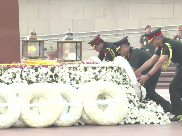 The Indian Army celebrates October 27 every year as the 'Infantry Day', as it was on this day that the 1st Battalion of the Sikh Regiment landed at Srinagar airbase and displayed resoluteness and extraordinary courage to thwart the evil designs of the Pakistan Army, who had invaded Kashmir with the help of tribal raiders in 1947. (Source: ANI)