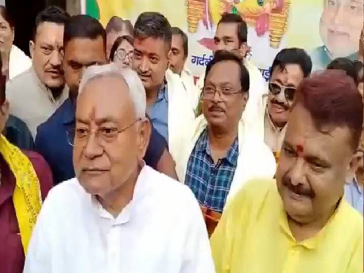 Bihar Politics: CM Nitish Kumar Will Not Go For Gopalganj and Mokama By Elections Campaigning Bihar Politics: नीतीश कुमार ने अनंत सिंह से बनाई दूरी? मोकामा में उपचुनाव प्रचार को लेकर CM ने दिया ये जवाब