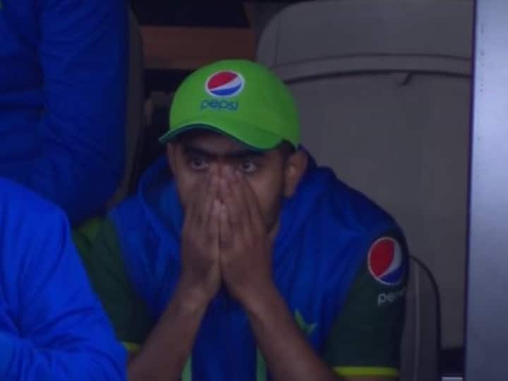 Fans reactions on social media after pakistan defeat against Zimbabwe in T20 World Cup 2022 PAK vs ZIM 2022: जिम्बाब्वे के खिलाफ पाकिस्तान की हार पर फैंस ने कुछ यूं किया रिएक्ट, देखें मजेदार रिएक्शन्स