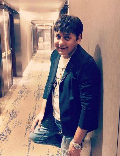 ਸੁਦੇਸ਼ ਲਹਿਰੀ ਸਲਮਾਨ ਖਾਨ, ਗੋਵਿੰਦਾ, ਜੌਨੀ ਲੀਵਰ ਅਤੇ ਮਰਹੂਮ ਮਸ਼ਹੂਰ ਅਦਾਕਾਰਾ ਸ਼੍ਰੀਦੇਵੀ ਵਰਗੇ ਬਾਲੀਵੁੱਡ ਸਿਤਾਰਿਆਂ ਨੂੰ ਆਪਣਾ ਆਦਰਸ਼ ਮੰਨਦਾ ਹੈ।