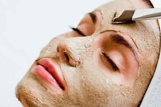 Homemade Face Pack : ਤਿਉਹਾਰੀ ਕੰਮਾਂ ਦੇ ਚੱਲਦਿਆਂ ਨਹੀਂ ਮਿਲਿਆ ਪਾਰਲਰ ਜਾਣ ਦਾ ਸਮਾਂ, ਇਨ੍ਹਾਂ ਤਰੀਕਿਆਂ ਨਾਲ ਸਕਿਨ 'ਤੇ ਲਿਆਓ ਚਮਕ