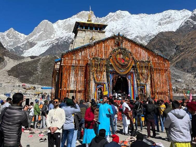 KEDARNATH DHAM: 550 தங்க அடுக்குகள்: ஜொலிக்கும் கேதார்நாத் கோயிலின் கருவறை சுவர்கள்! kedarnath temple walls and ceiling decorated with 550 layers gold KEDARNATH DHAM: 550 தங்க அடுக்குகள்: ஜொலிக்கும் கேதார்நாத் கோயிலின் கருவறை சுவர்கள்!