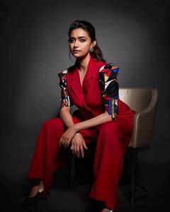 Keerthy Suresh: ஹே சாக்லேட் பேபி நானே...நடிகை கீர்த்தி சுரேஷின் லேட்டஸ்ட் க்ளிக்ஸ் !