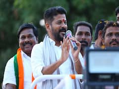 బీజేపీ, టీఆర్ఎస్‌లు ఇచ్చే డబ్బులు తీస్కోండి, కాంగ్రెస్‌కు ఓటేయ్యండి: రేవంత్ రెడ్డి