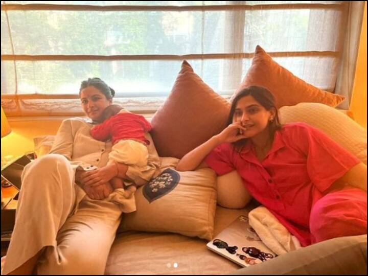 rhea kapoor takes all mommy duties from Sonam Kapoor for baby Vayu these celebs hails भाईदूज पर मौसी रिया की गोद में सोता दिखा वायु, मां  Sonam Kapoor यूं कर रहीं Chill