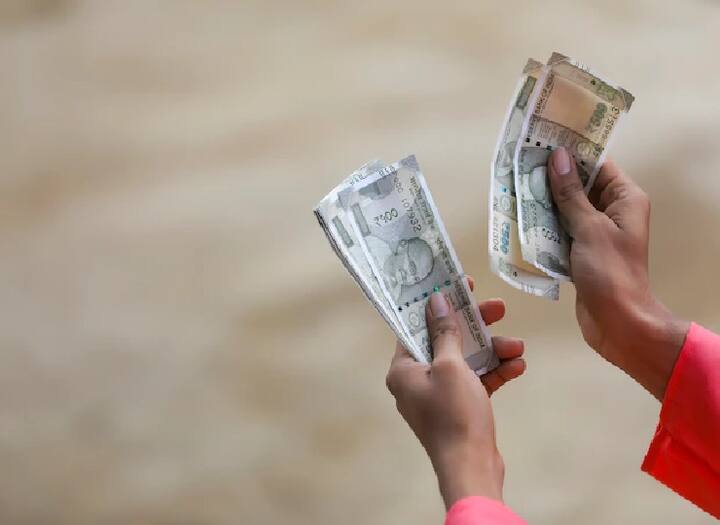 ध्यान रखें कि आपको पैसों की जरूरत बच्चों के लिए ही हैं इसका सबूत देना होगा.इस स्कीम के तहत निवेश करने पर आपको इनकम टैक्स की धारा 80C के तहत 1.5 लाख रुपये की सलाना छूट मिलती है.