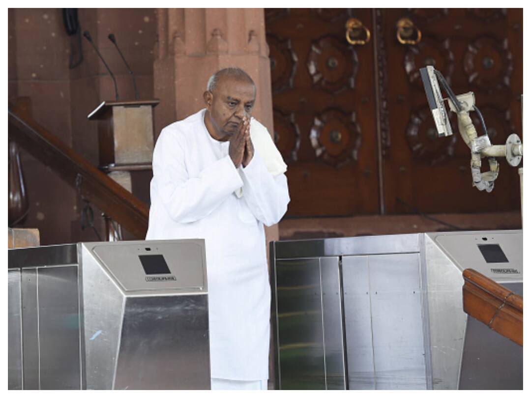 Karnataka: Former PM Deve Gowda Re-Elected As JD(S) National President At Party Executive Meet Karnataka: Former PM Deve Gowda Re-Elected As JD(S) National President At Party Executive Meet Karnataka: Former PM Deve Gowda Re-Elected As JD(S) National President At Party Executive Meet