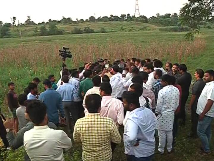 कितीही संकट आलं तरी शिवसेना कायम तुमच्या सोबत आहे, असा विश्वास त्यांनी शेतकऱ्यांना दिला.