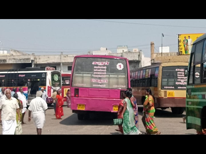 கரூர் மண்டலத்தில் கட்டணம் இல்லா  டவுன் பஸ்கள் பிங்க் நிறத்தில் மாற்றம்