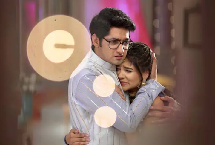 ਯੇ ਰਿਸ਼ਤਾ ਕਯਾ ਕਹਿਲਾਤਾ ਹੈ ਵਿੱਚ, ਅਕਸ਼ਰਾ ਯਾਨੀ ਪ੍ਰਣਾਲੀ ਠਾਕੁਰ ਅਤੇ ਉਸਦਾ ਆਨ-ਸਕ੍ਰੀਨ ਭਰਾ ਮਯੰਕ ਅਰੋੜਾ ਅਸਲ ਜ਼ਿੰਦਗੀ ਵਿੱਚ ਵੀ ਭੈਣ-ਭਰਾ ਦਾ ਬੰਧਨ ਸਾਂਝਾ ਕਰਦੇ ਹਨ।