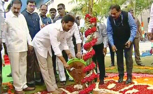 CM Jagan dedicated Sri Damodaram Sanjeevaiah Thermal Power Station in Krishnapatnam, Nellore district to nation DNN నెల్లూరులో నేను విన్నాను, నేను ఉన్నాను: జగన్