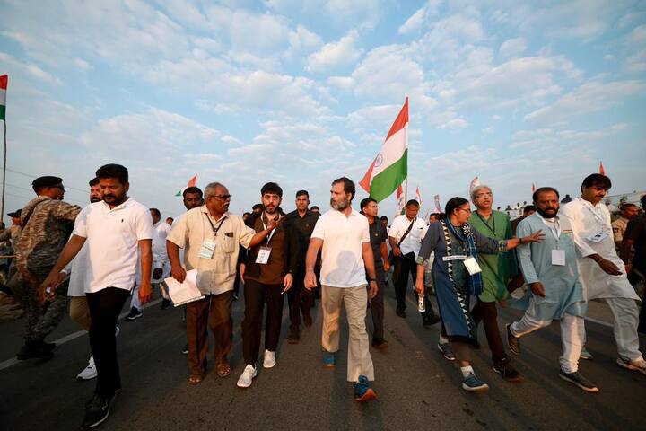 తెలంగాణలో రాహుల్ జోడో యాత్ర రెండవ రోజు నారాయణపేట జిల్లా మక్తల్ నియోజక వర్గంలో కొనసాగుతోంది.