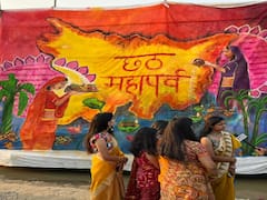 Chhath Puja 2022: छठ पूजा पर पटना में बनाई गई खूबसूरत पेंटिंग, मन मोह लेंगी ये आकर्षक तस्वीरें