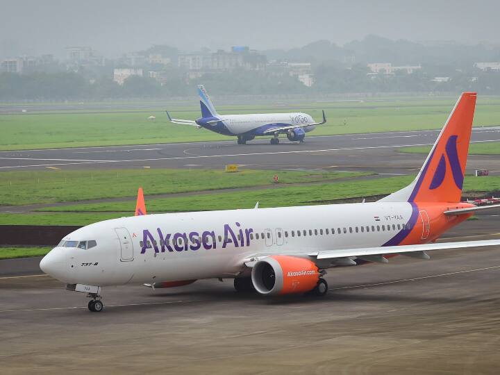 Ahmedabad to Delhi Akasa Air Plane Bird collided landed safely know what Airline said Akasa Air: अहमदाबाद से दिल्ली जा रहे अकासा एअर के विमान से टकराया पक्षी, सुरक्षित उतारा गया