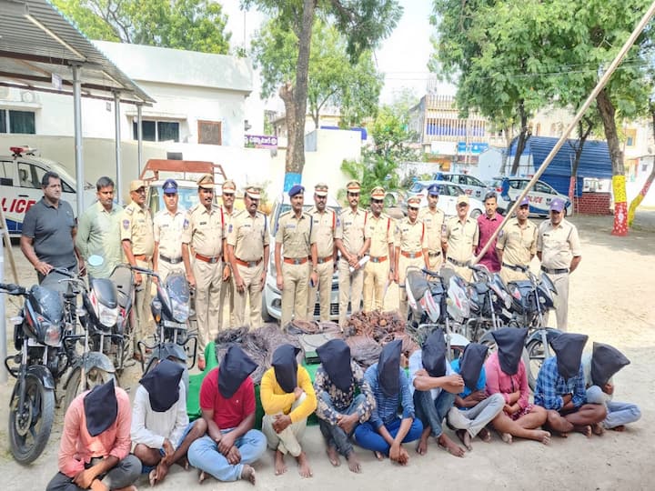 Karimnagar police arrested transformers thieves recovered 200 kgs copper wire DNN Karimnagar Crime : వీళ్లెక్కడి దొంగలురా బాబు, కన్నుపడితే ట్రాన్స్ ఫార్మర్లు మాయం!