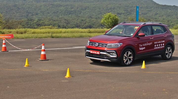 इसके अन्य हाइलाइट्स की बात करें तो ताइगुन के बाहरी और अंदर के भाग में फर्स्ट एनिवर्सरी की बैजिंग देखने को मिलती है. कुल मिलाकर, नए डिटेल्स सहित अंदर और बाहर की तरफ कुल 11 बदलाव देखने को मिलते हैं.