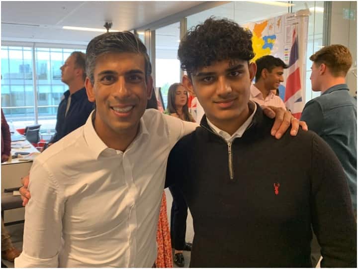 Rishi Sunak: देश के पहले राष्ट्रपति के गांव के लाल का ब्रिटेन में जलवा, ऋषि सुनक की कोर कमिटी में हुआ शामिल Bihar siwan boy prajjwal pandey joined the core committee of britain PM Rishi Sunak ann Rishi Sunak: देश के पहले राष्ट्रपति के गांव के लाल का ब्रिटेन में जलवा, ऋषि सुनक की कोर कमिटी में हुआ शामिल