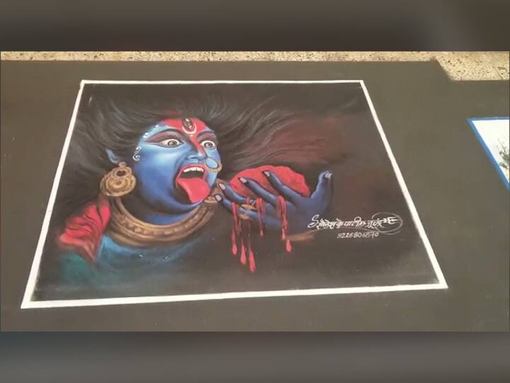 शिवछत्रपती समाजसेवा मंडळ जूचंद्र यांच्या पुढाकारातून मागच्या 35 वर्षांपासून या रांगोळी प्रदर्शनाचे आयोजन केलं जातं.