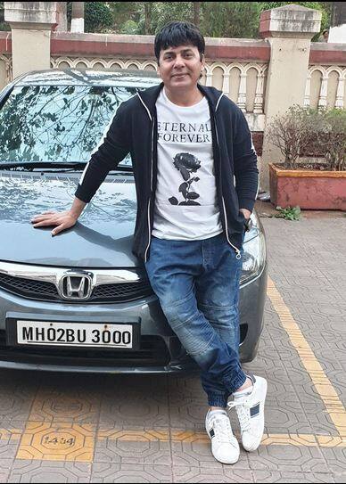 ਸੁਦੇਸ਼ ਲਹਿਰੀ ਨੇ 'ਮੁੰਨਾ ਮਾਈਕਲ', 'ਗ੍ਰੇਟ ਗ੍ਰੈਂਡ ਮਸਤੀ', 'ਜੈ ਹੋ', 'ਰੈਡੀ', 'ਨੌਟੀ', 'ਪੰਜਾਬੀ', 'ਸਿਮਰਨ', 'ਅਖੀਆਂ ਉਦਿਕ ਦੀਆਂ', 'ਵਾਹਗਾ' ਸਮੇਤ ਕਈ ਵੱਖ-ਵੱਖ ਭਾਸ਼ਾਵਾਂ ਦੀਆਂ ਫਿਲਮਾਂ ਵਿੱਚ ਕੰਮ ਕੀਤਾ ਅਤੇ ਪ੍ਰਸਿੱਧੀ ਹਾਸਲ ਕੀਤੀ।