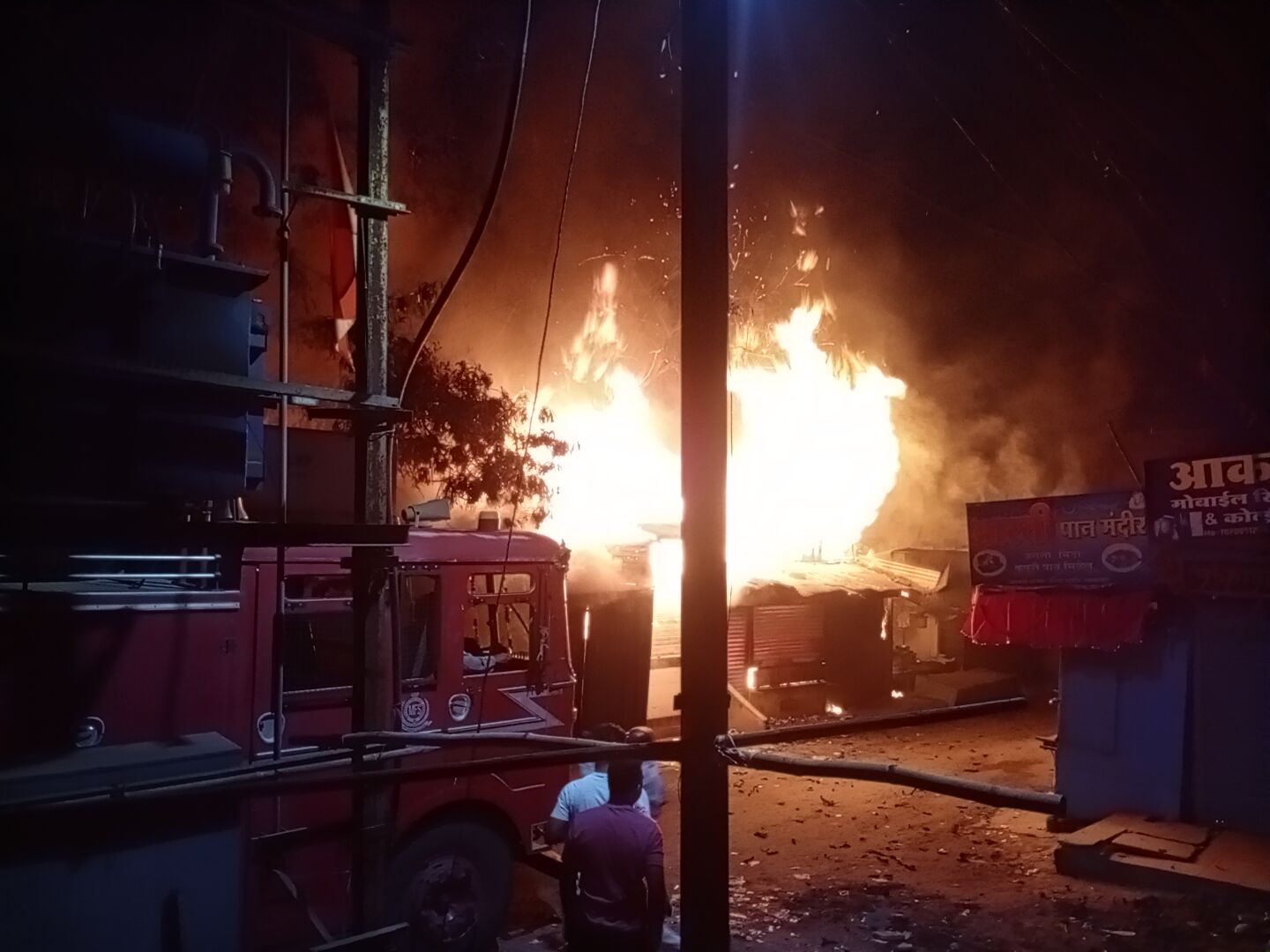 Buldhana Fire : बुलढाण्यातील खामगावमध्ये आठवडी बाजार परिसरात आग, नऊ दुकाने जळून खाक