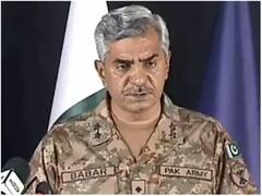 पाकिस्तान में संकट के बीच मेजर बाबर ने कहा- सैनिक गलतियां कर सकते हैं, लेकिन देशद्रोही नहीं