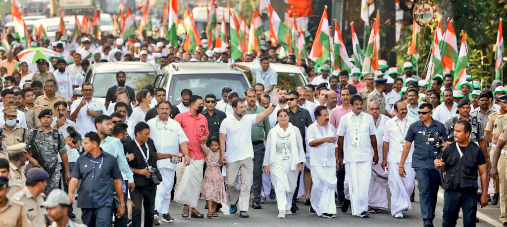 Bharat Jodo Yatra: राहुल गांधी के साथ कंधे से कंधा मिलाकर चल रही उज्जैन की बेटी, चोट लगने के बाद भी हौसला बुलंद