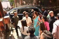 Thumkeshwari Song Launch: नीली बिंदी और ट्रांसपैरेंट साड़ी में Kriti Sanon लगीं बला की खूबसूरत, वरुण धवन ने उठाया गोद में