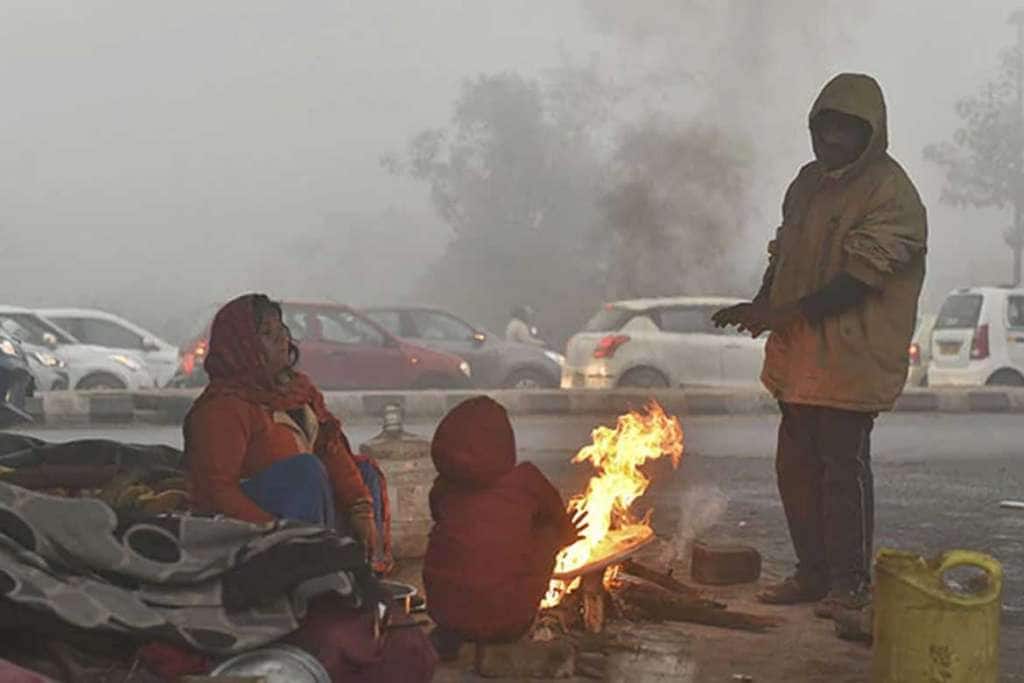 Nagpur Winter : तापमानात होणार आता चढउतार; रात्रीचा पारा घसरला The temperature will fluctuate in Nagpur city now the minimum temperature has dropped at night Nagpur Winter : तापमानात होणार आता चढउतार; रात्रीचा पारा घसरला