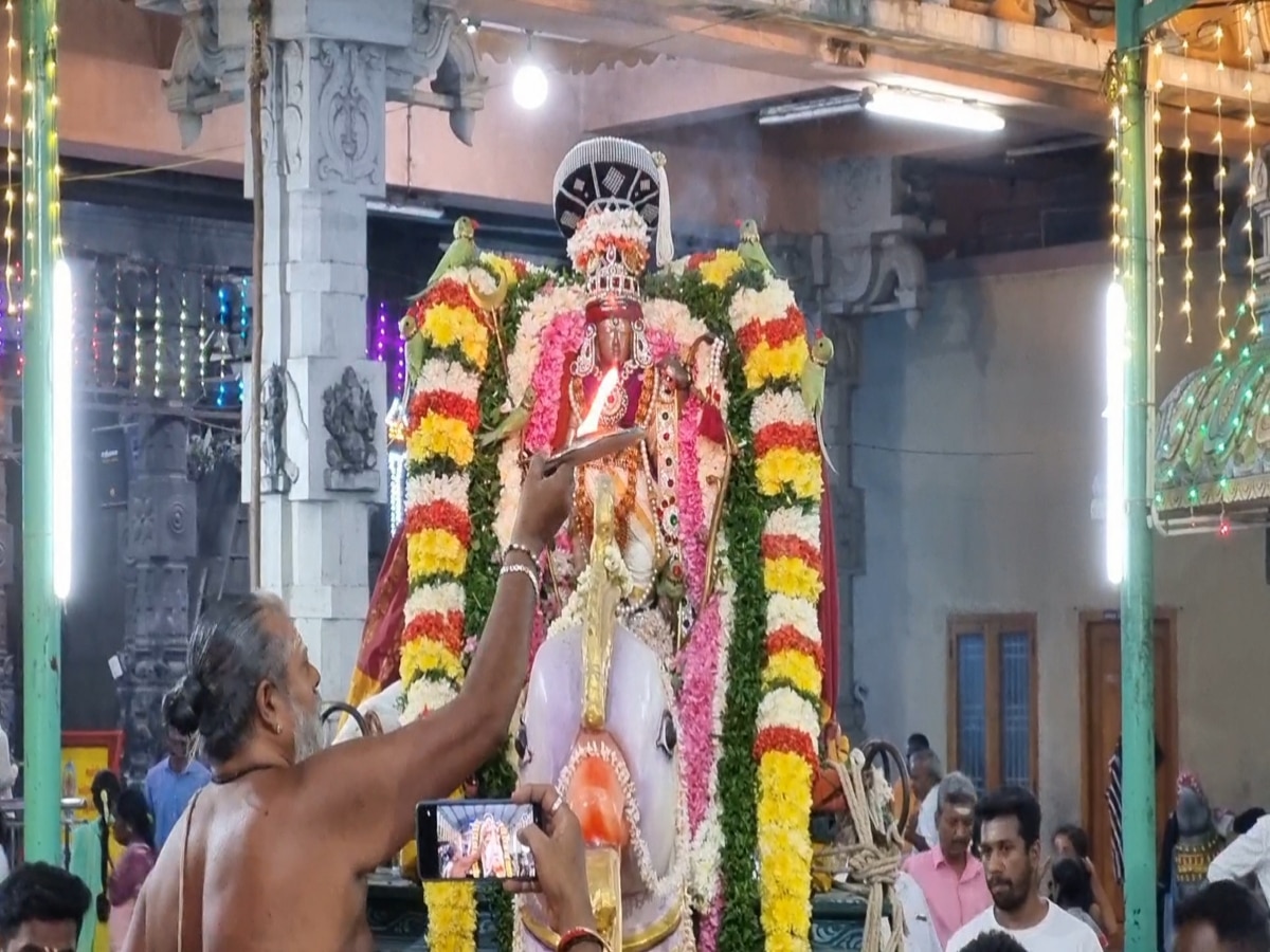 Kandha Sashti : கந்தசஷ்டி மூன்றாம் நாள்.. காஞ்சிபுரம் குமரக்கோட்டம் அன்ன வாகன காட்சி.. பரவசத்தில் பக்தர்கள்..