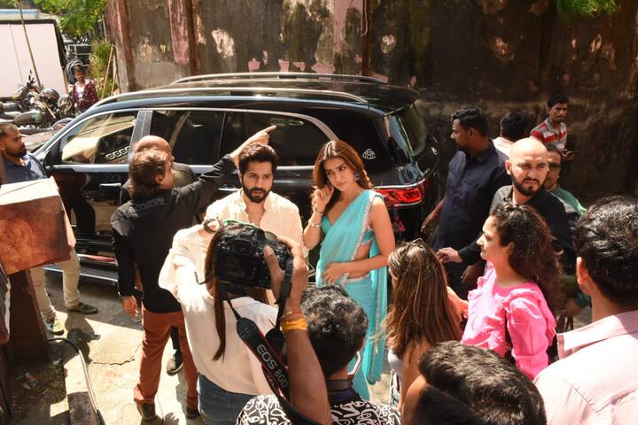 कृति सेनन और वरुण धवन स्टारर ‘भेड़िया’ 25 नवंबर 2022 को रिलीज होगी. इस कॉमेडी-हॉरर फिल्म को अमर कॉशिक ने डायरेक्ट किया है.