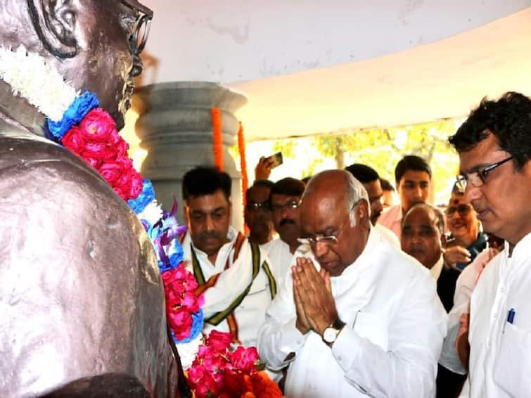 'Bhakti In Politics Leads To Dictatorship': Kharge After Visiting Ambedkar Memorial 'Bhakti In Politics Leads To Dictatorship': Kharge After Visiting Ambedkar Memorial