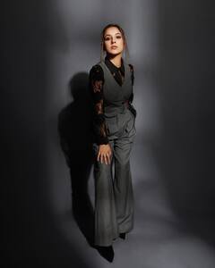 PHOTO: लेडी बॉस लूकमध्ये दिसली 'पंजाबची कतरिना कैफ; पाहा शहनाज गिलची अनोखी स्टाईल!