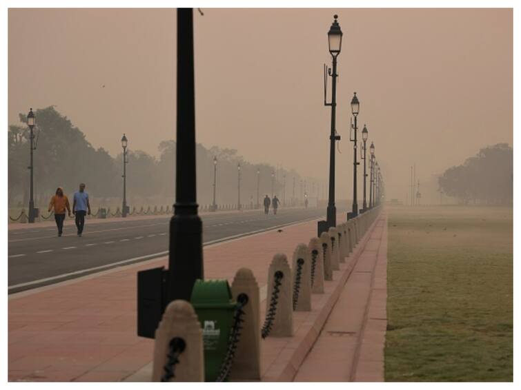 Delhi's Air Quality Drops To 'Severe' Category First Time This Season, To Remain 'Very Poor' For 3 Days Delhi's Air Quality Drops To 'Severe' Category First Time This Season, To Remain 'Very Poor' For 3 Days