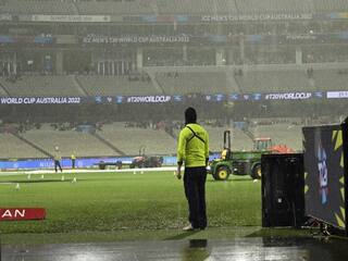 T20 WC 2022 ENGvsAUS: மழையால் தொடர்ந்து பாதிக்கும் உலககோப்பை..! ஆஸ்திரேலியா - இங்கிலாந்து போட்டி ரத்தால் ரசிகர்கள் ஏமாற்றம்..!