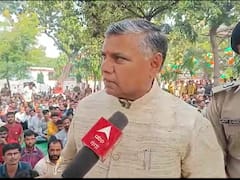 एटा जिला कारागार पहुंचकर मंत्री धर्मवीर प्रजापति हुए भावुक, कैदियों से की जुर्म छोड़ने की अपील