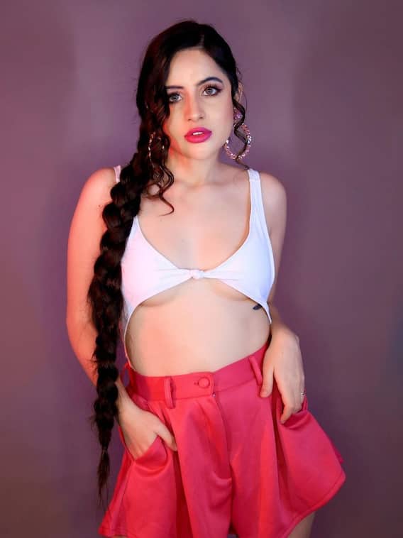 उर्फी के ये 10 फंकी हेयरस्टाइल है परफेक्ट