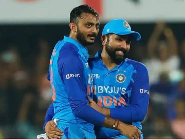 axar patel opened about his batting position given by team managment he has been told for being ready to bat at any number T20 WC 2022: ਅਕਸ਼ਰ ਪਟੇਲ ਨੂੰ ਮਿਲੀ ਖ਼ਾਸ ਜ਼ਿੰਮੇਵਾਰੀ, ਬੱਲੇਬਾਜ਼ੀ ਜਾਂ ਗੇਂਦਬਾਜ਼ੀ 'ਤੇ ਕਿਸ 'ਤੇ ਰਹੇ ਜ਼ਿਆਦਾ ਧਿਆਨ? ਖ਼ੁਦ ਕੀਤਾ ਖ਼ੁਲਾਸਾ