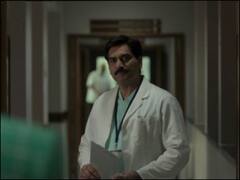 नेटफ्लिक्स सीरीज 'द क्राउन' में नजर आएंगे पाक एक्टर हुमायूं सईद, सामने आया फर्स्ट लुक